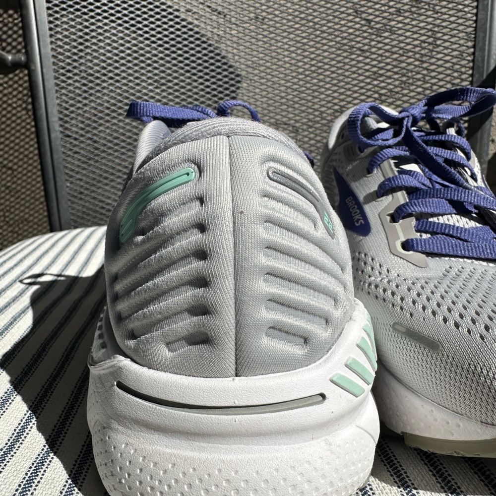 Brooks Adrenaline 22 GTS Running Shoes - Gray with Blue/purple accents EUC - Picture 9 of 9